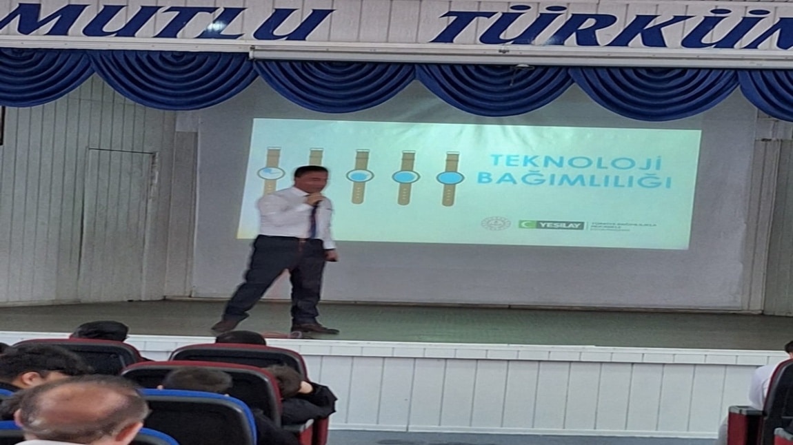 Mesleki Kariyer Tanıtımı Teknoloji Bağımlılığı Semineri  Okulumuzda Yapıldı.